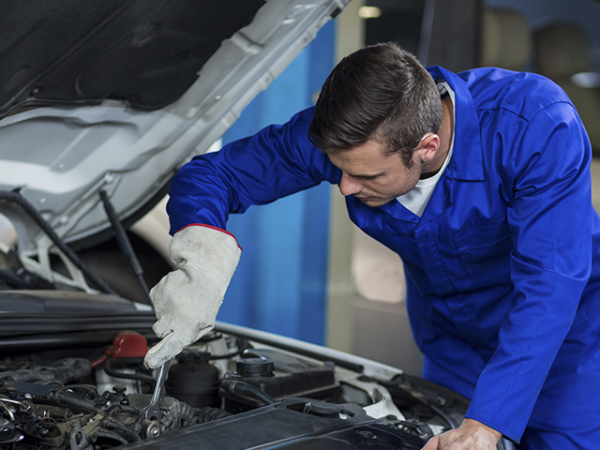 Saiba o que levar em consideração ao adquirir um curso de mecânica automotiva