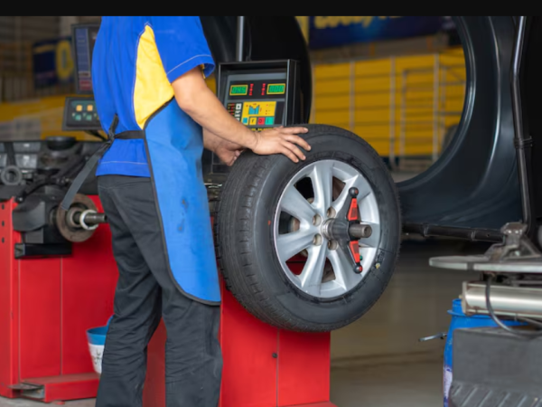 Como a balanceadora de rodas automática pode melhorar o desempenho do veículo?