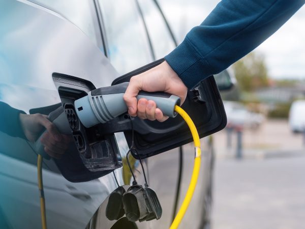 Estação de recarga veicular: tipos disponíveis e como escolher