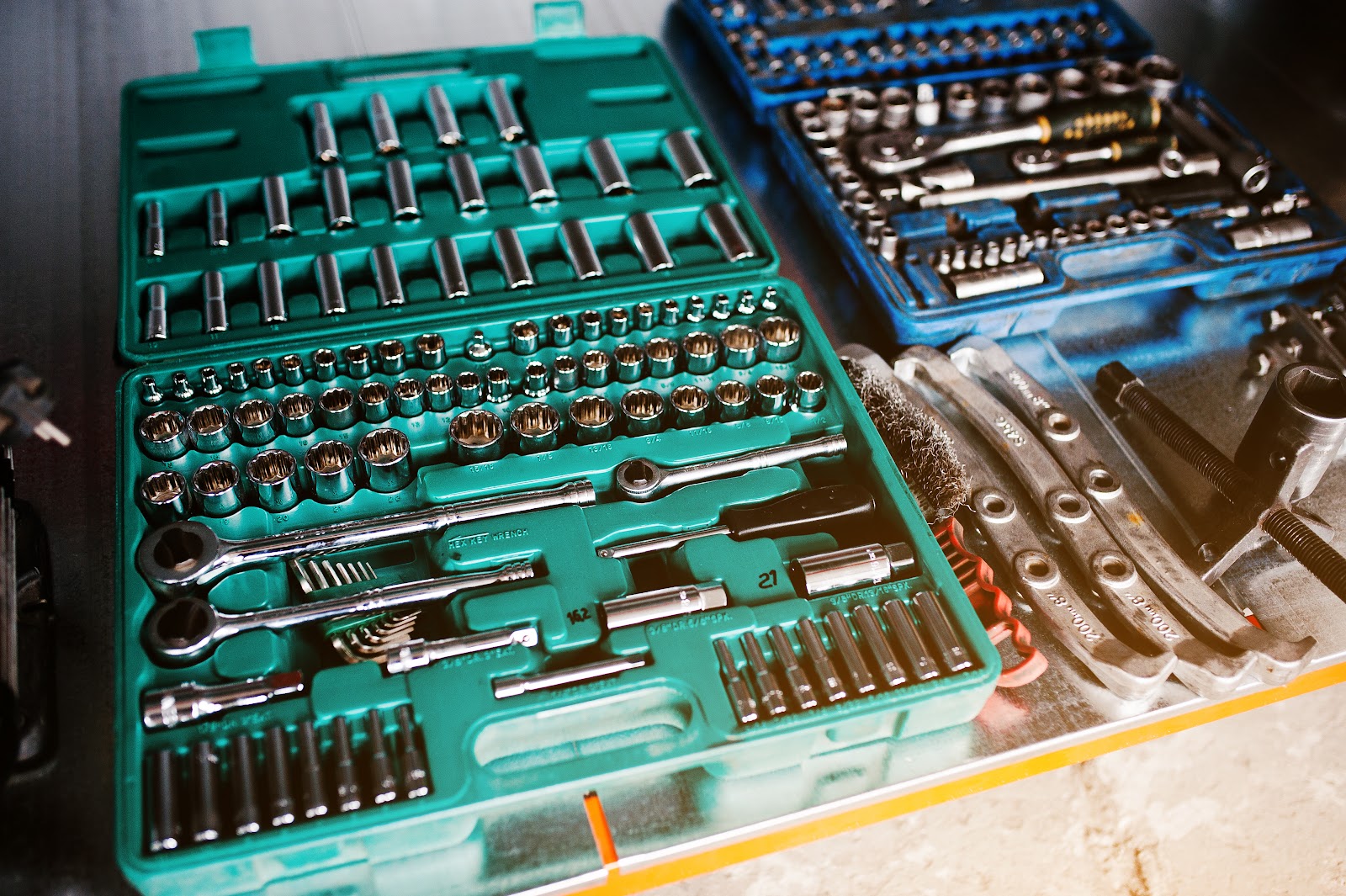 Ferramentas para oficina mecânica: como montar um kit completo sem desperdiçar dinheiro?
